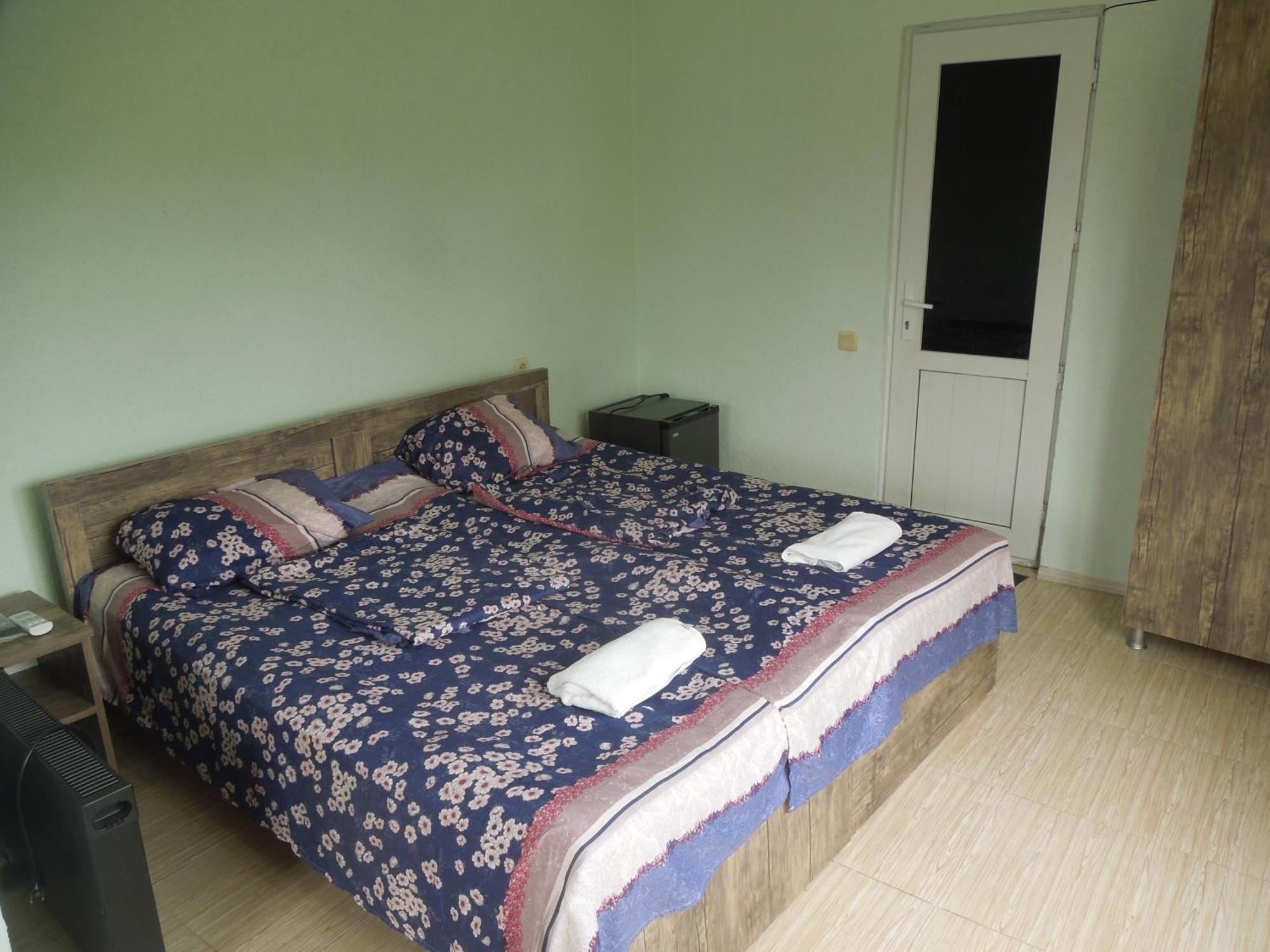 Zaza Hotel Кобулети Екстериор снимка
